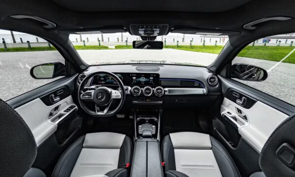 Mercedes-Benz GLB-Class 2023 - Image 4