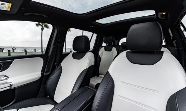 Mercedes-Benz GLB-Class 2023 - Image 6