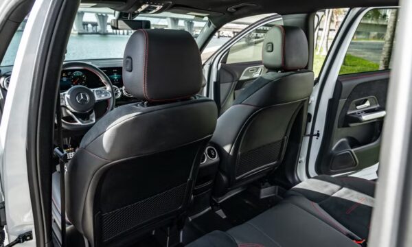 Mercedes-Benz GLB-Class 2023 - Image 8