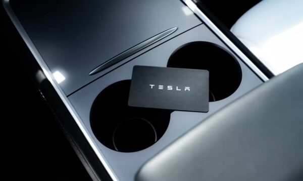 Tesla Model Y 2023 - Image 9