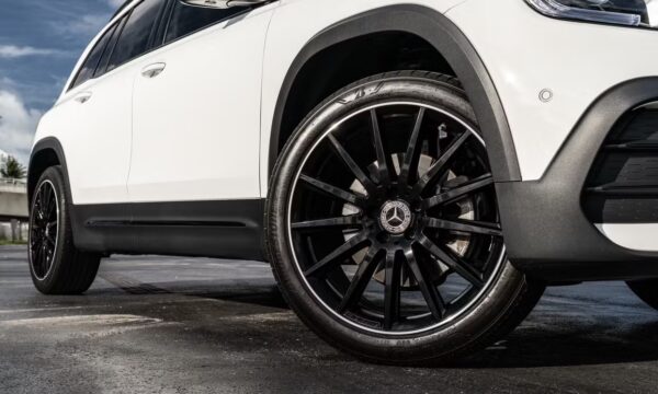 Mercedes-Benz GLB-Class 2023 - Image 7