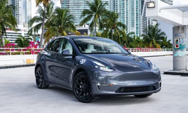 Tesla Model Y 2023 - Image 10