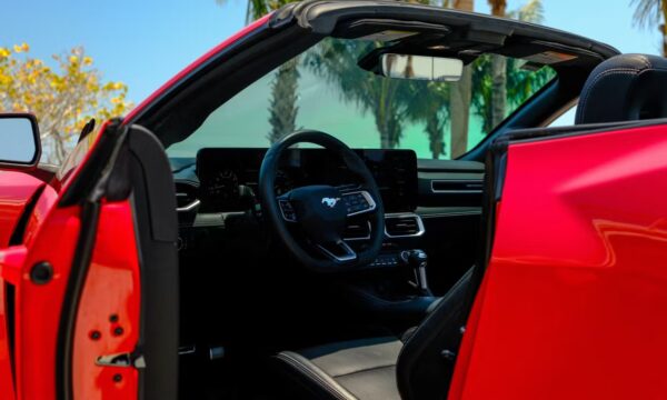 Ford Mustang 2024 - Image 3