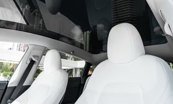 Tesla Model Y 2023 - Image 7