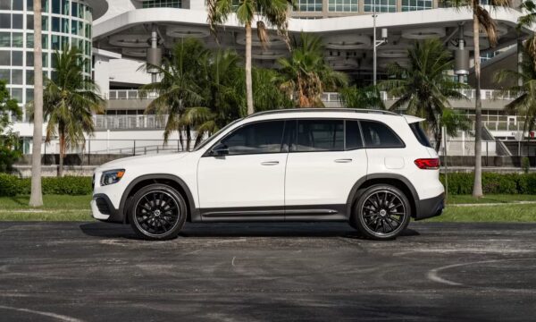 Mercedes-Benz GLB-Class 2023 - Image 5